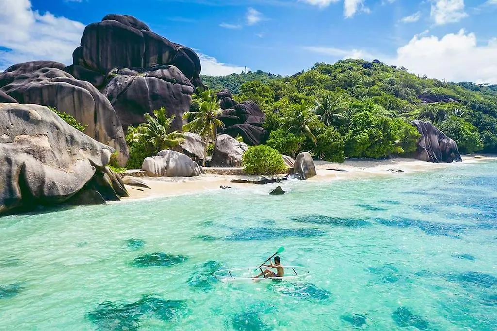 Homestay Private Double Bedroom With Ensuite In Shared Deluxe Pool Villa By Cliffhanger Misere Seychelles